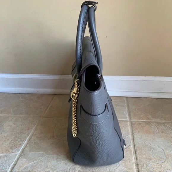 Henri bendel bag - Picture 3 of 5